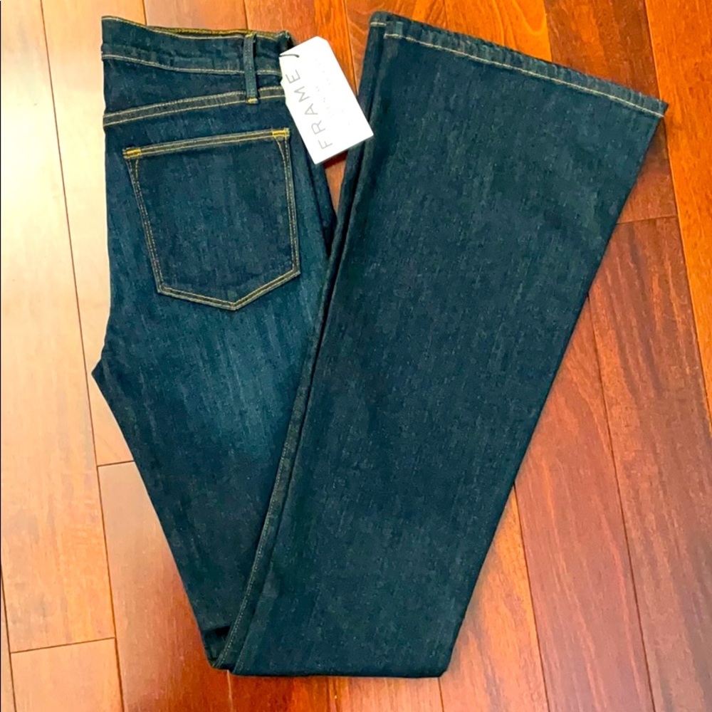 NWT FRAME FLARE WOMENS JEANS SIZE 27.